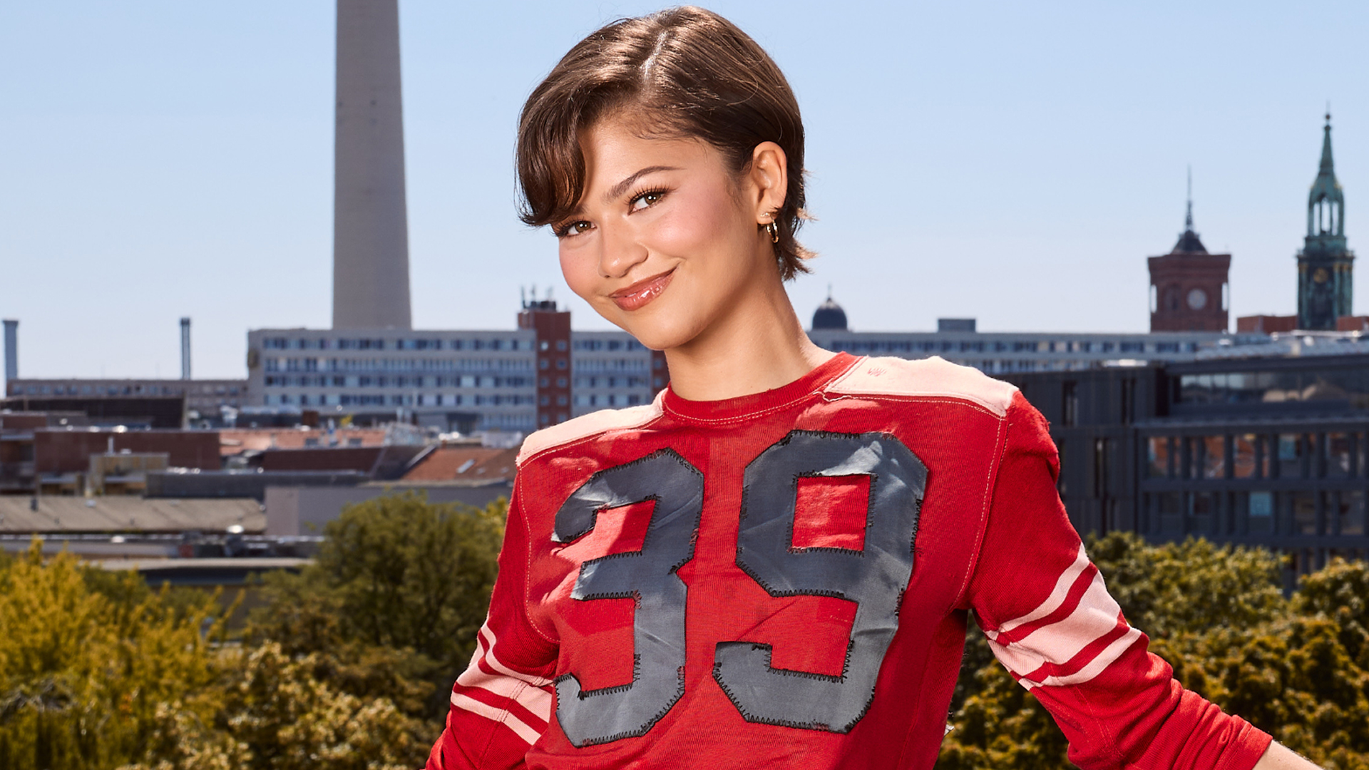 Zendaya wore a brown baby tee and the easy pant trend to see Ariana Grande's concert in NYC