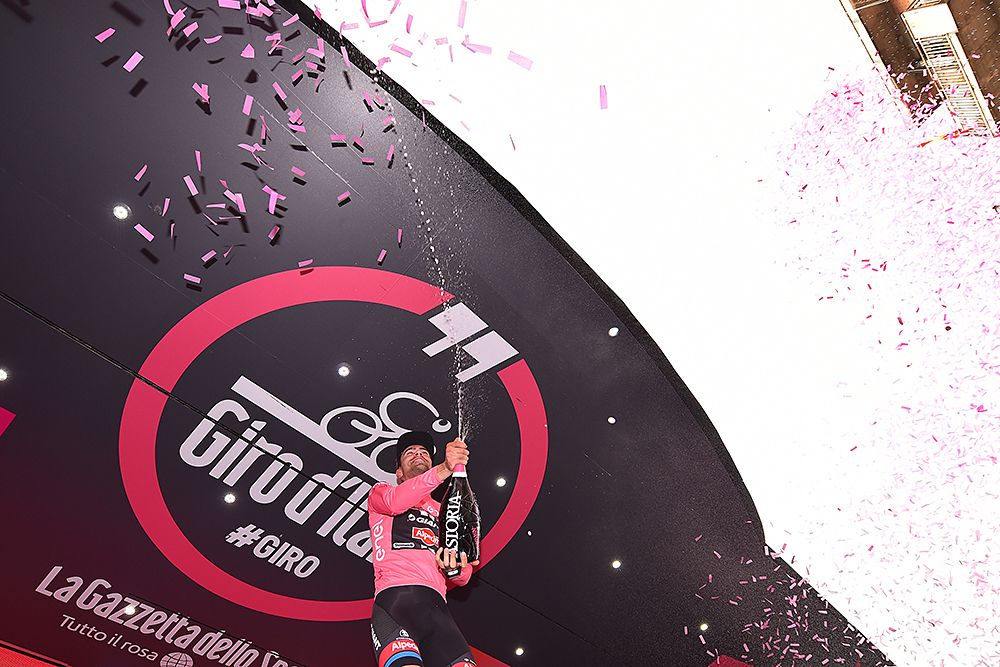 Tom Dumoulin (Giant-Alpecin) on the podium in pink