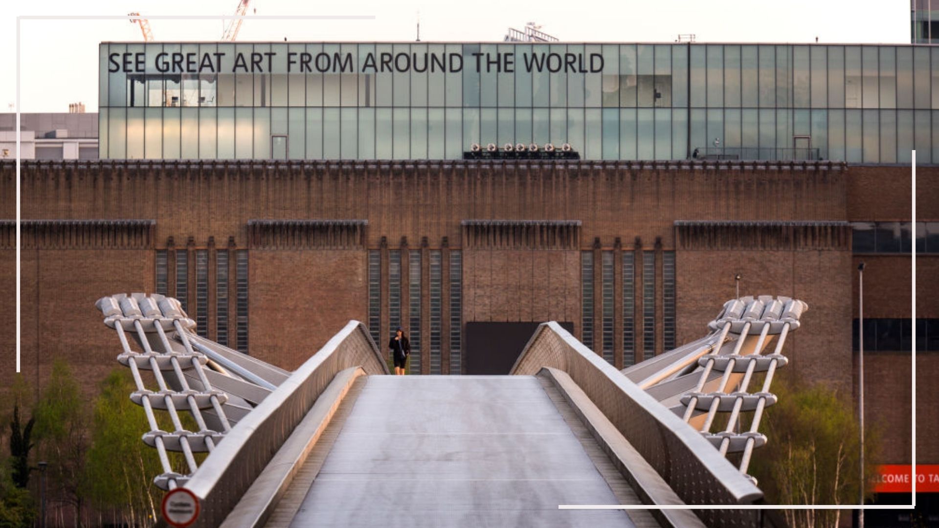 Image of the tate modern from the milennium bridge as a free thing to do in London