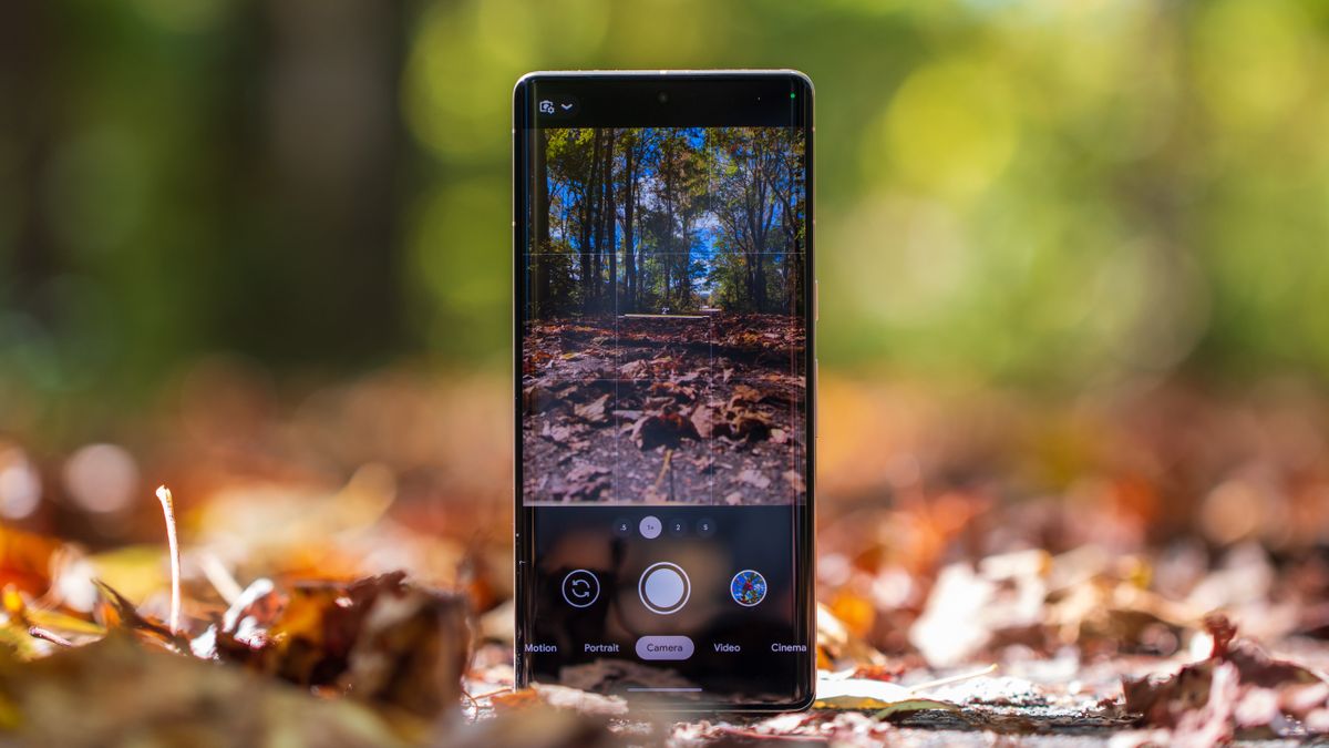 Pixel 8 Pro könnte einen 7 Pro-Trick für verbesserte Nachtsichtfotos ausleihen