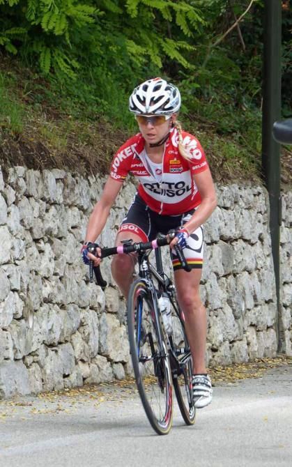 Emma Pooley powers up the Calvario
