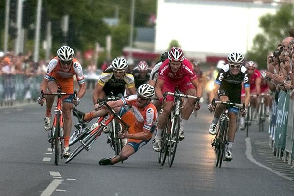 Joel Pearson (Genesys Wealth Advisers) crashes just metres before the finish-line in Ballarat.