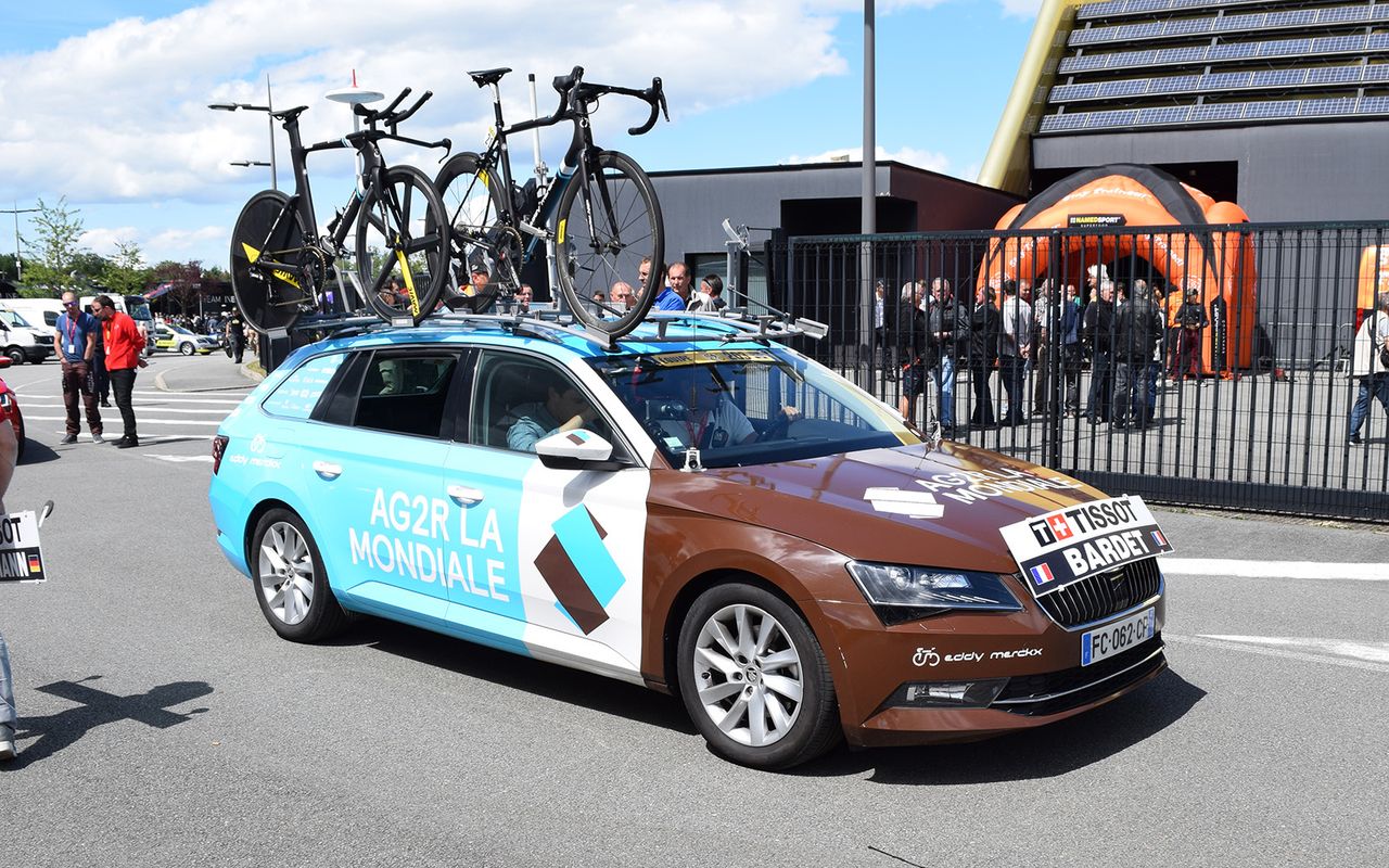 Romain Bardeet's follow car