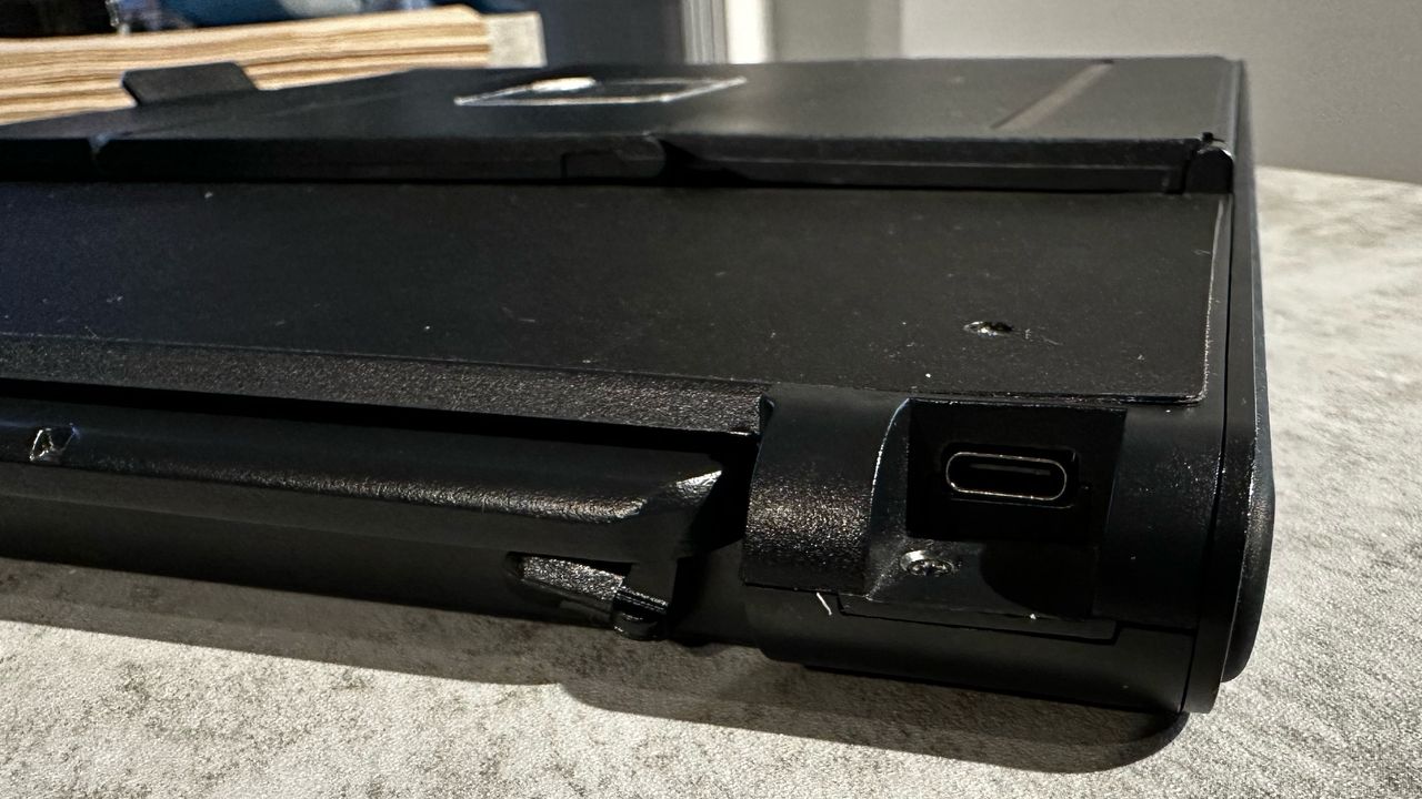 Portable Monitor Slide V2