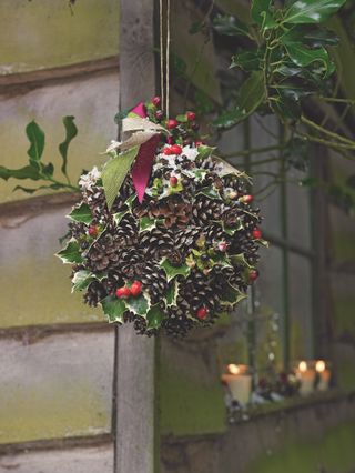 pine cone hanging ball decoration