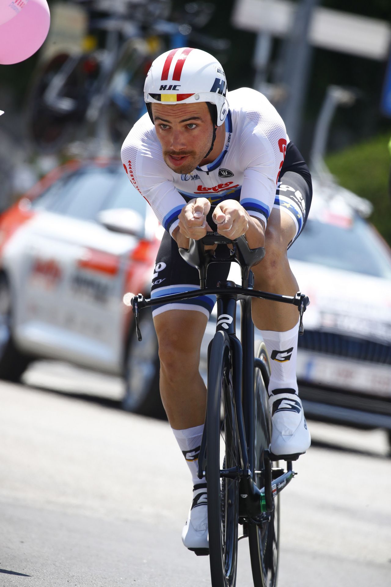Victor Campenaerts (Lotto Soudal) in his aero tuck