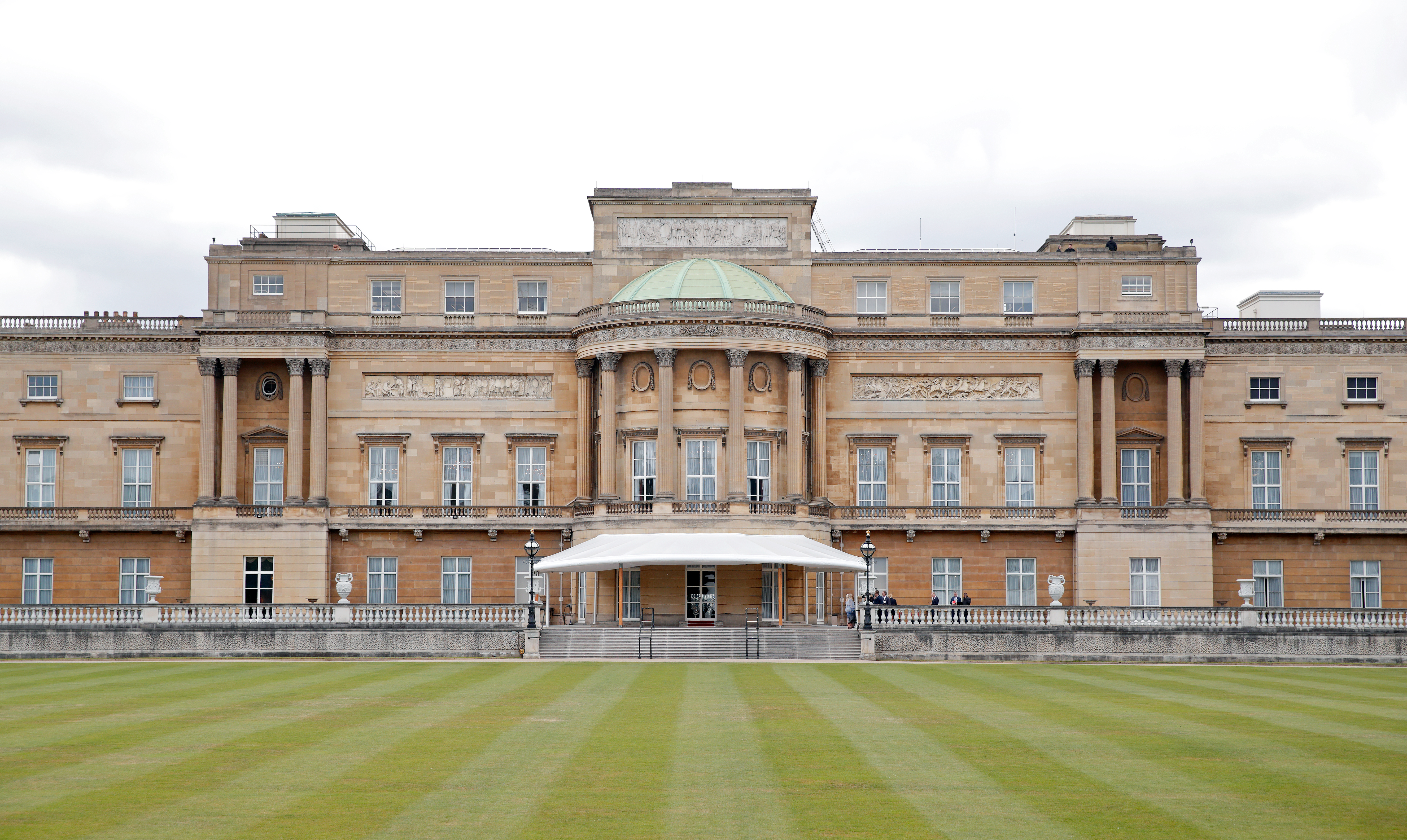 A general view of the rear and west terrace of Buckingham Palace and garden (Photo by Max Mumby/Indigo/Getty Images)