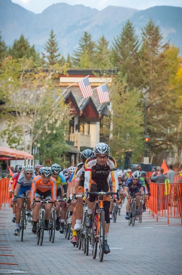 Team Optum p/b Kelly Benefit Strategies set the pace in the men's event.