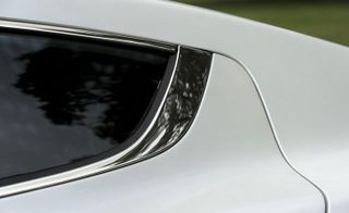 Its elegant, aerodynamic profile smooths exterior airflow to improve efficiency and performance