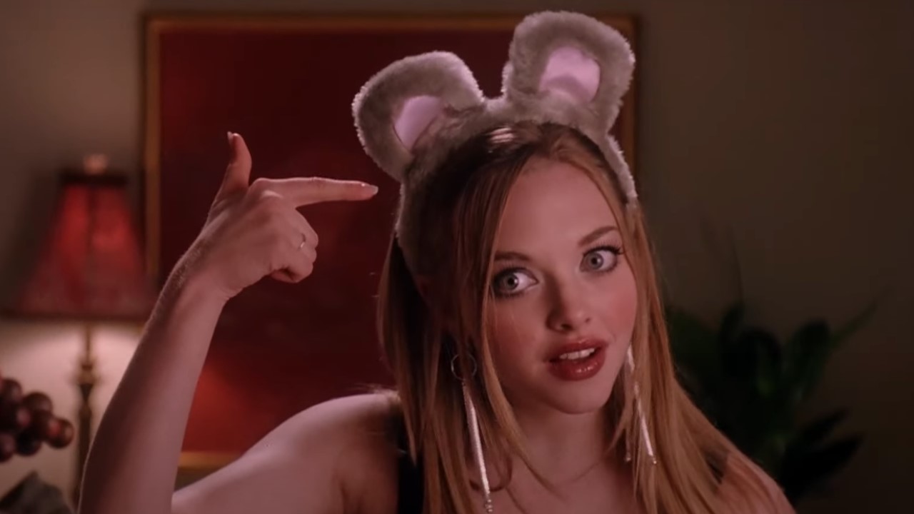 Amanda Seyfried as Karen in Mean Girls dresses as a mouse for Halloween.