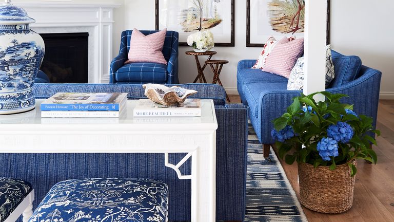 A blue and white living room typical of Hamptons style decor