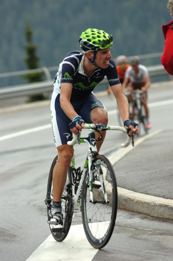 Rui Costa (Movistar) goes after Frank Schleck
