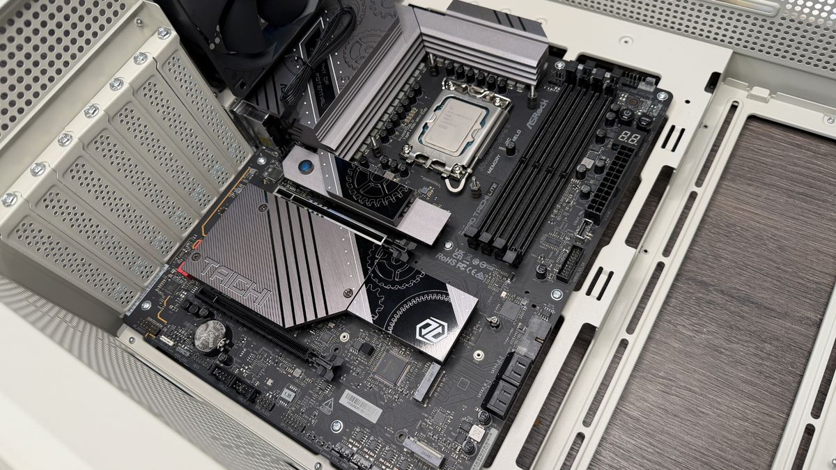 Thermaltake Retro case during a PC build.