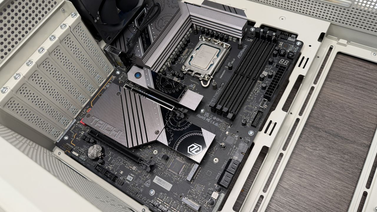 Thermaltake Retro case during a PC build.