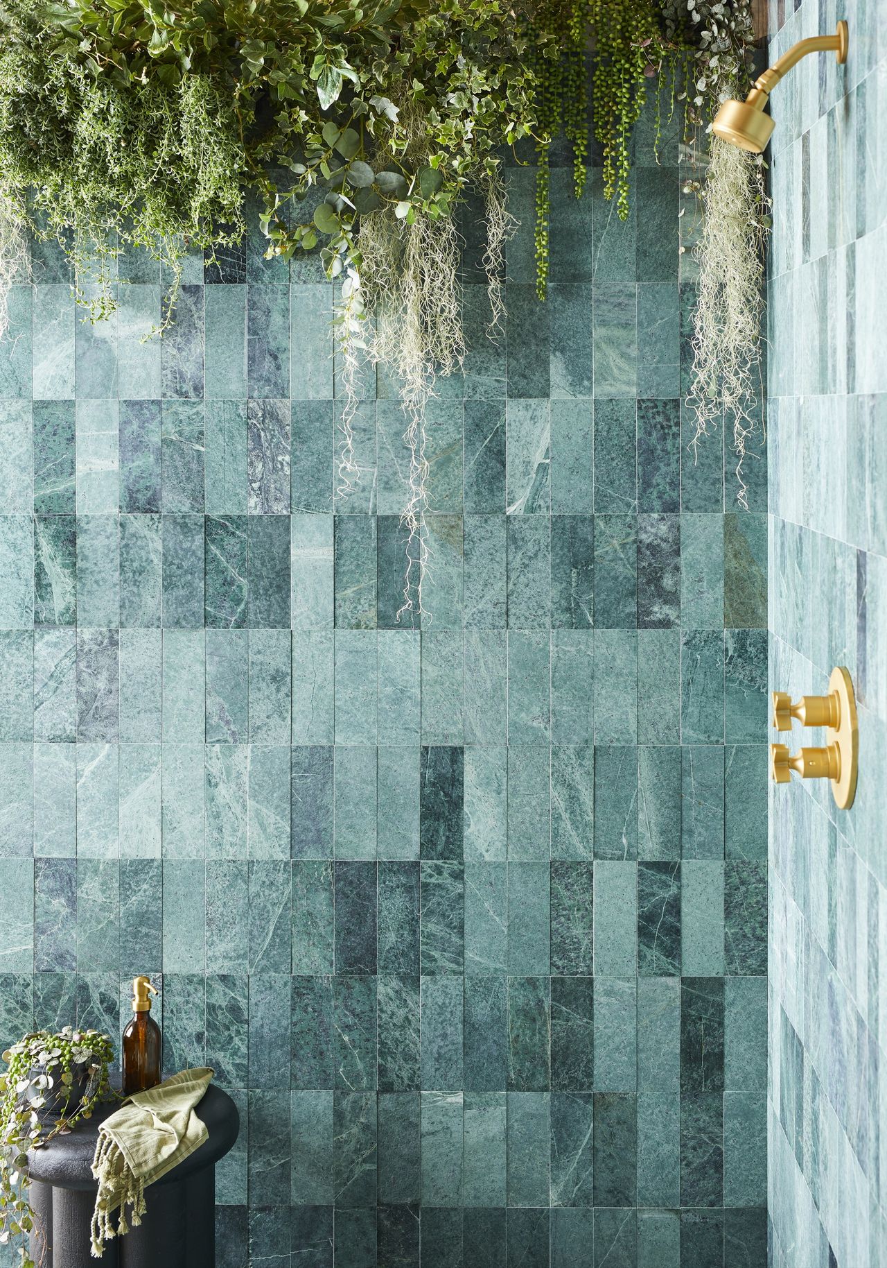 Shower storage ideas: practical and pretty product displays Shower storage ideas: practical and pretty product displays