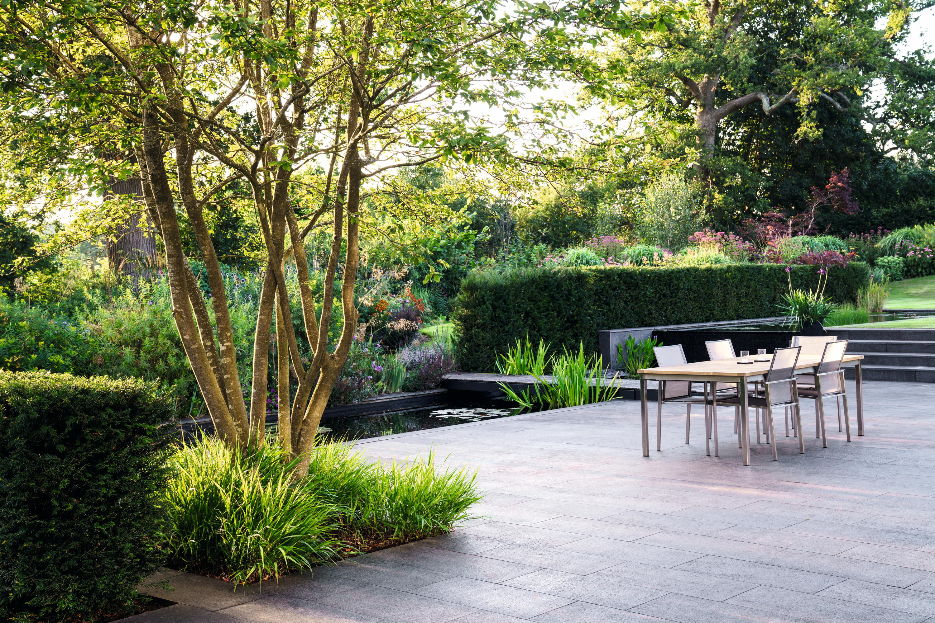 The garden of a contemporary Oxfordshire home