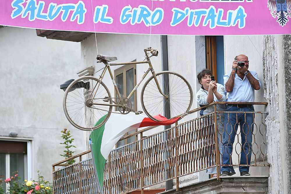 Giro d'Italia fans