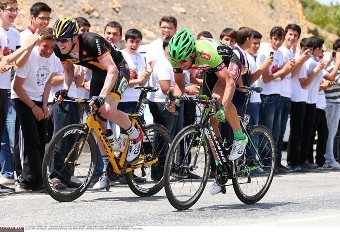 Martin Wesemann (MTN-Qhubeka) beats Mirac Kal (Torku) in the intermediate sprint
