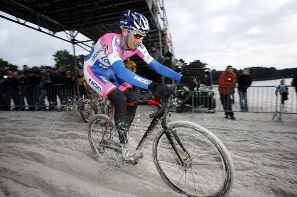Alessandro Ballan crossed beneath the bridge once more.