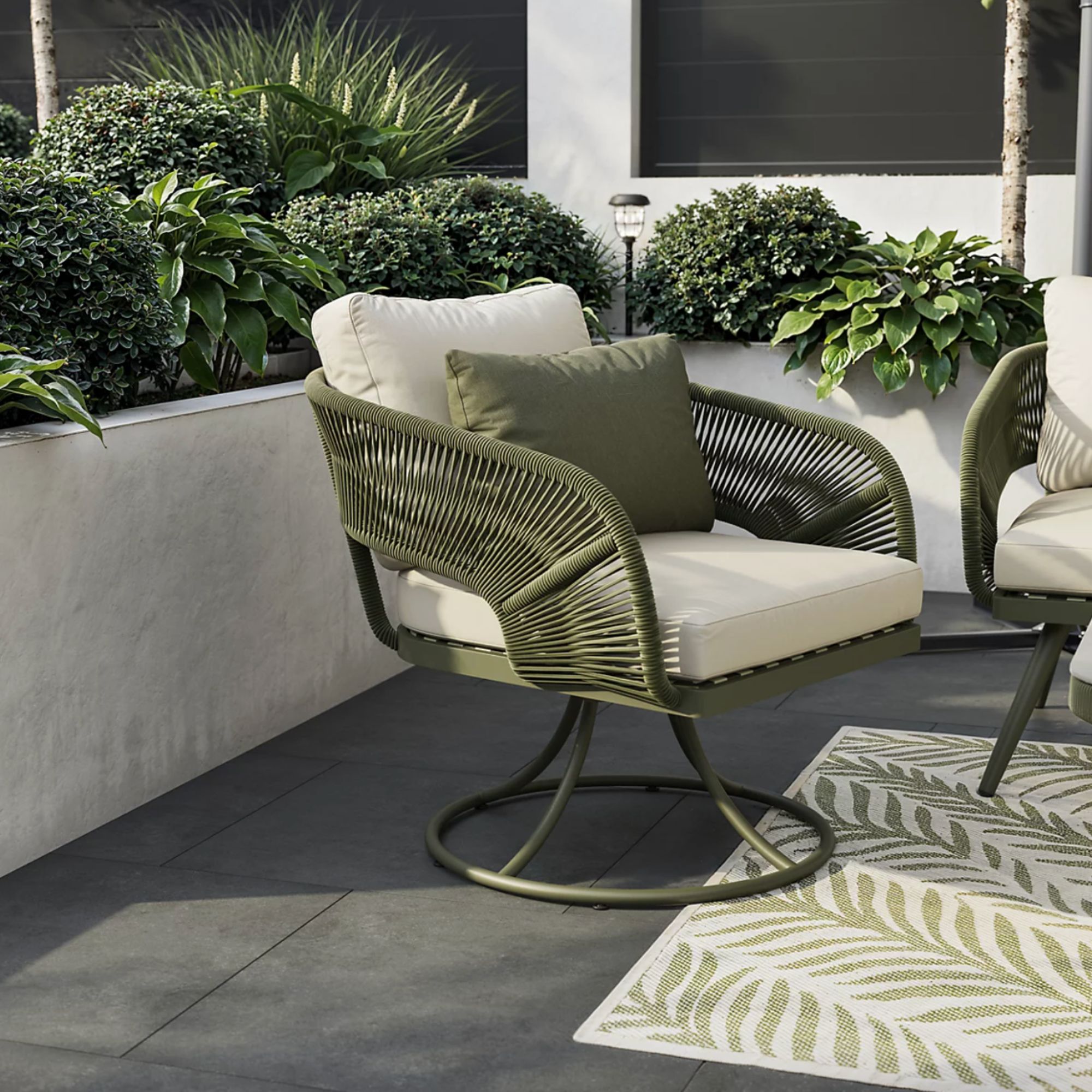 GoodHome Giza Green Metal 4 Seater Coffee set - single seat with round base, on green and white rug
