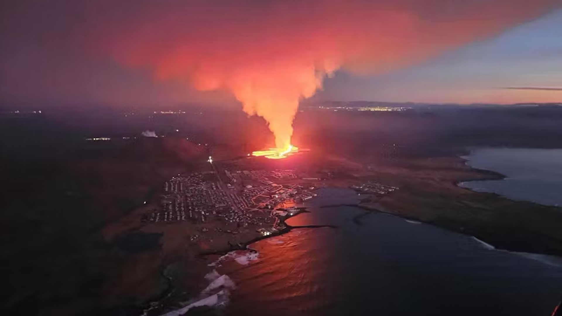 The lava flow on Jan. 14, 2024, with Grindavík in the foreground.