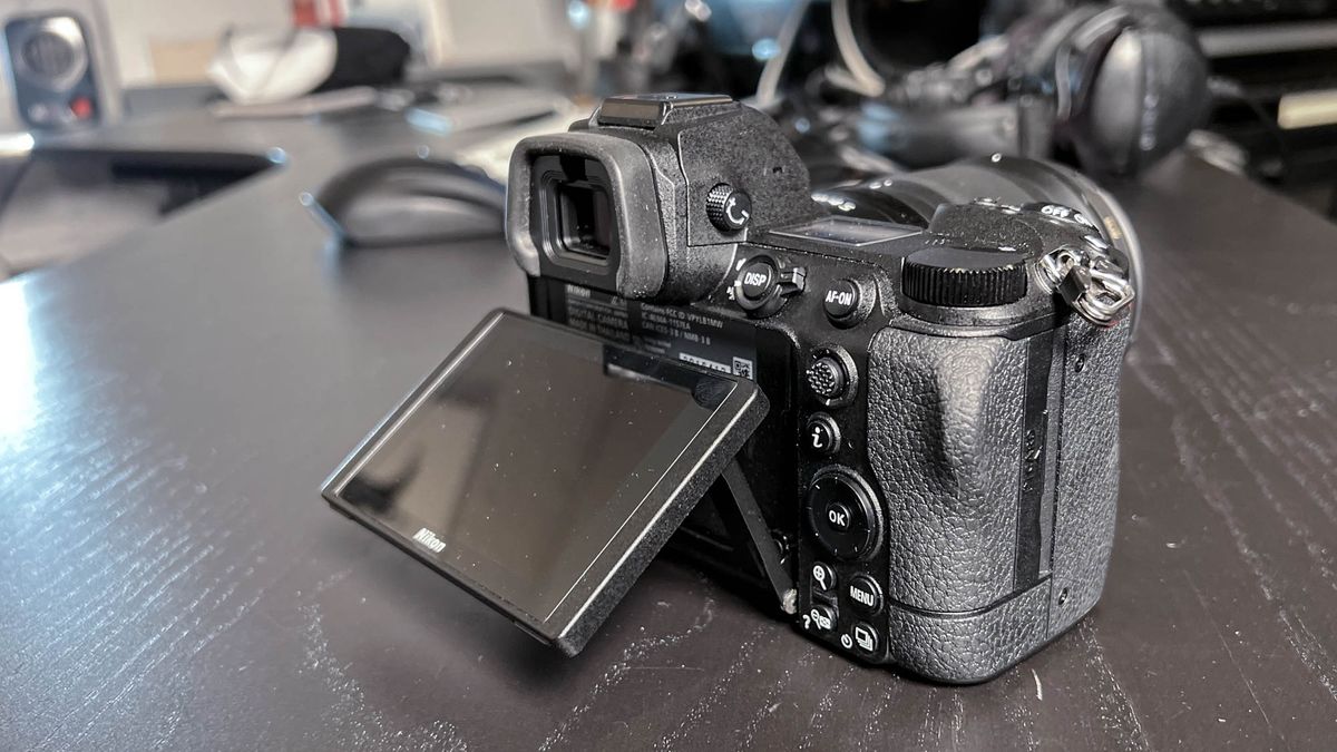 Nikon Z6 II Review | Laptop Mag