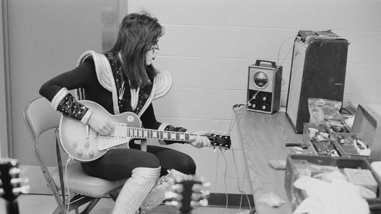 Ace Frehley practising backstage during Kiss&#039;s Rock &amp; Roll Over tour, New York, February 1977