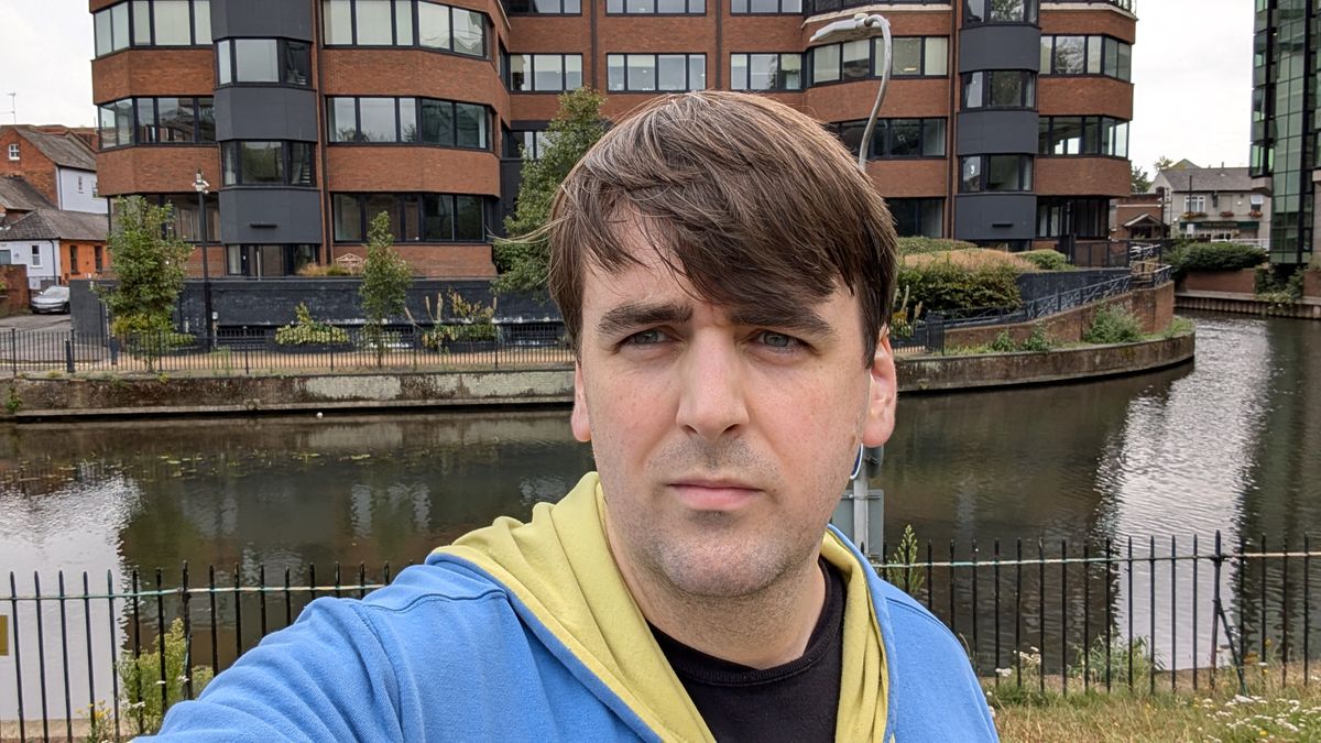 200 photos pixel 9 vs pixel 8a - selfie shots with pixel 9