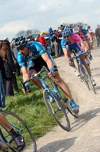 George Hincapie (Discovery) before a broken fork put him out of the race