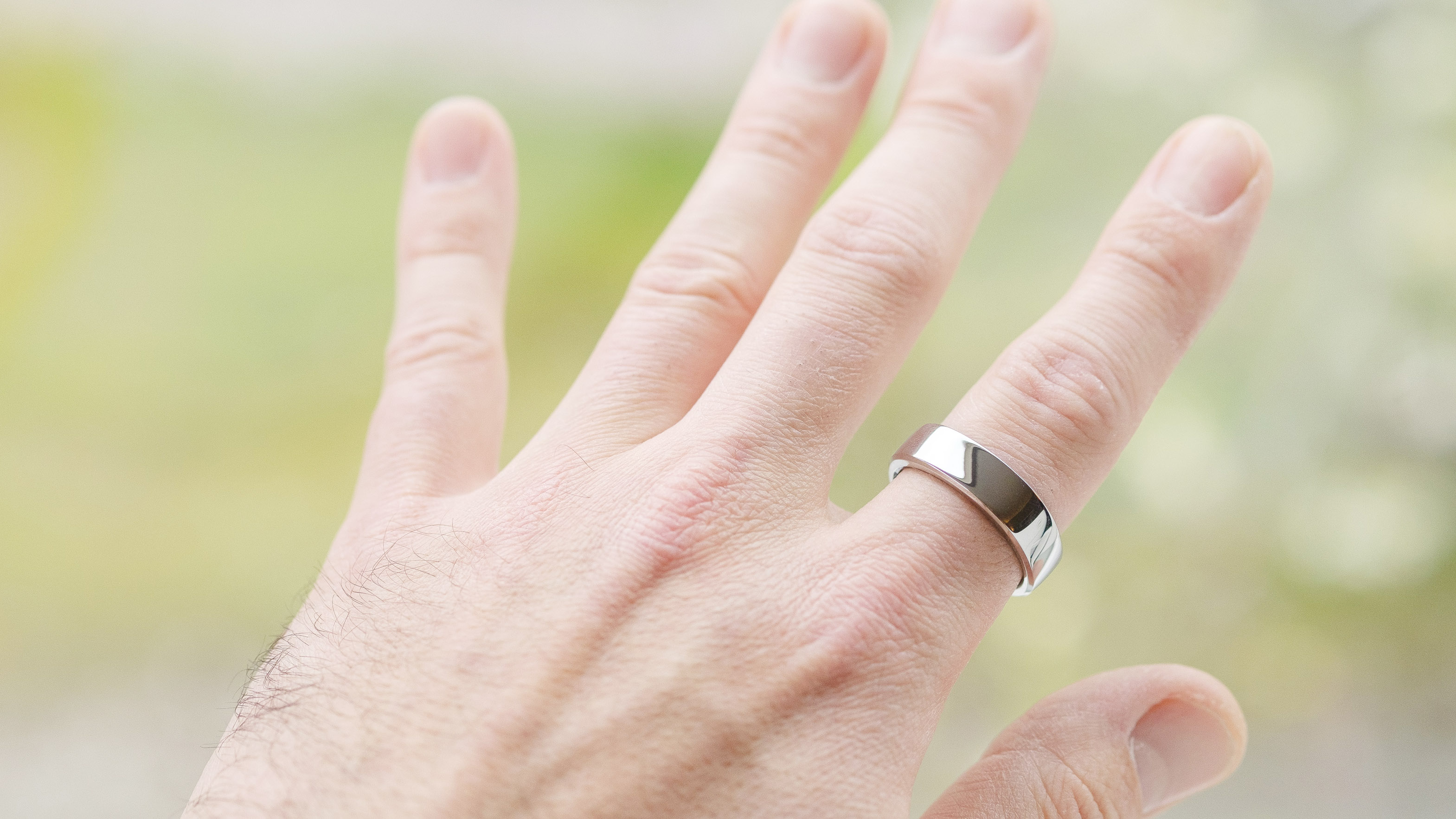Close-up of the Ringconn Gen 2 Air smart ring