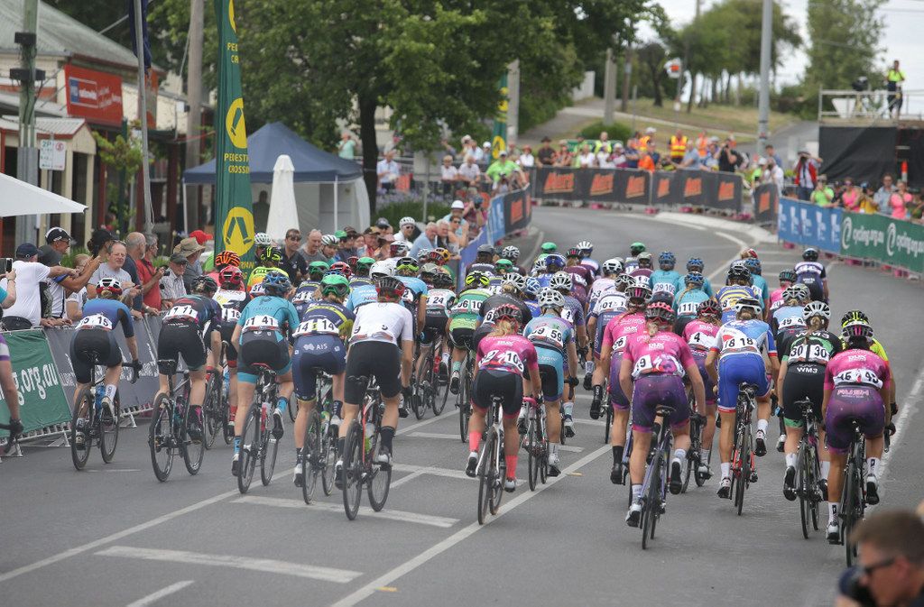The women's peloton rolls out