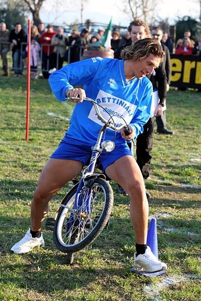 Filippo Pozzato seemed to have the fit wrong on his bicycle.