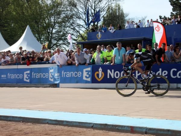 Belgian fans went crazy when Johan Van Summeren (Garmin-Cerv&eacute;lo) entered the velodrome by himself, virtually guaranteed of a victory.