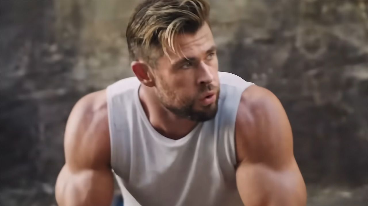 Iemand plaatste een foto van de buikspieren van Chris Hemsworth op 42-jarige leeftijd met het onderschrift “Wat is jouw excuus” en ik kan de reacties van fans niet verwerken