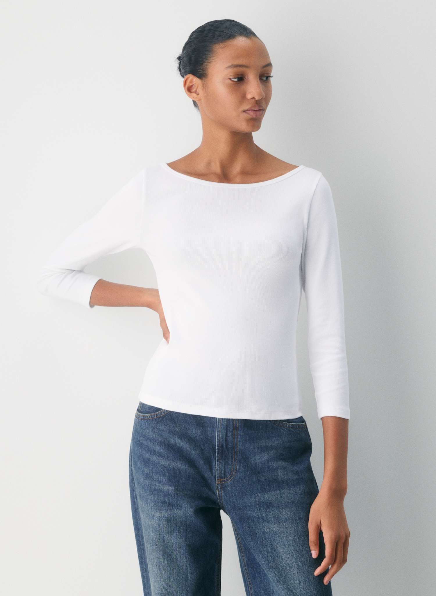 Aritzia T-shirt