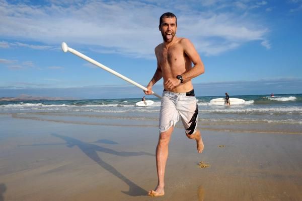 Directeur sportif Brad McGee enjoyed his time on the beach