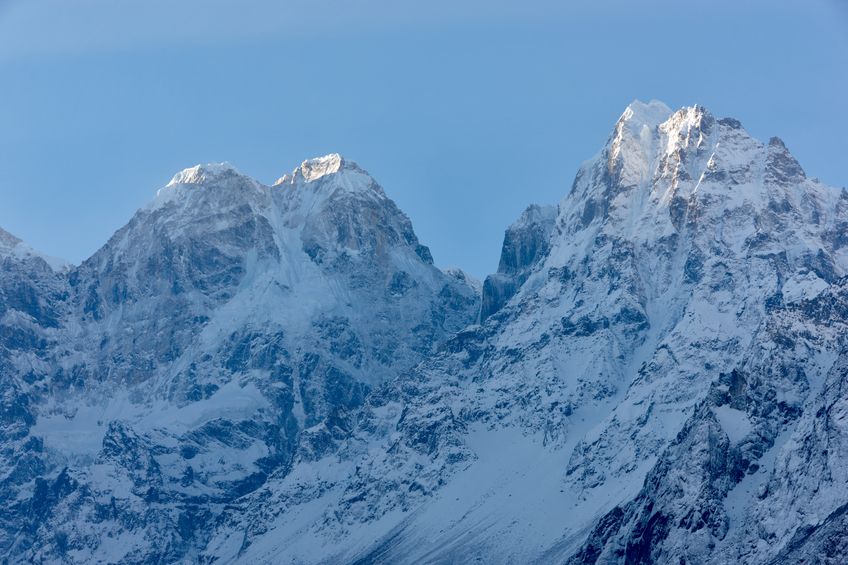 The avalanche left nine dead.