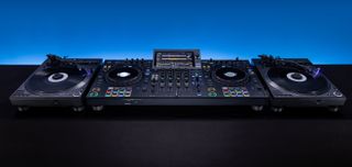 AlphaTheta XDJ-AZ is connected to multiple decks