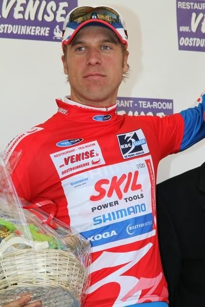 Floris Goesinnen (Skil-Shimano) leads the mountains classification.