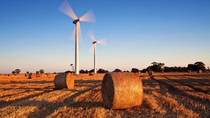 Winterton wind farm in Norfolk © Loop Images Ltd / Alamy