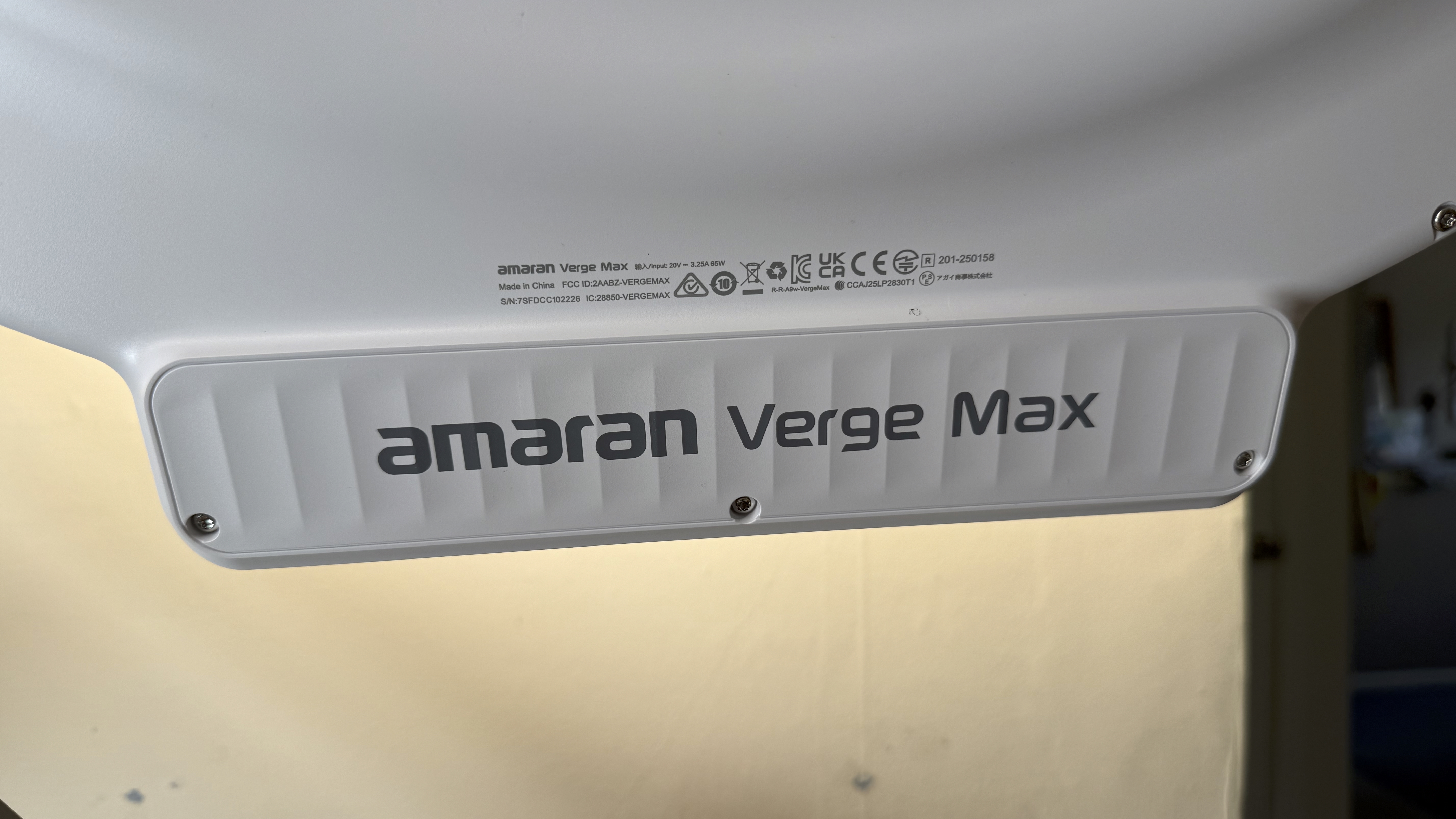 Close-up of the plastic ridges at the back rear of the Amaran Verge Max
