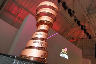 2017 Giro d'Italia presentation - Trophy
