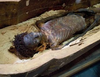 mummy Maiherpri in sarcophagus