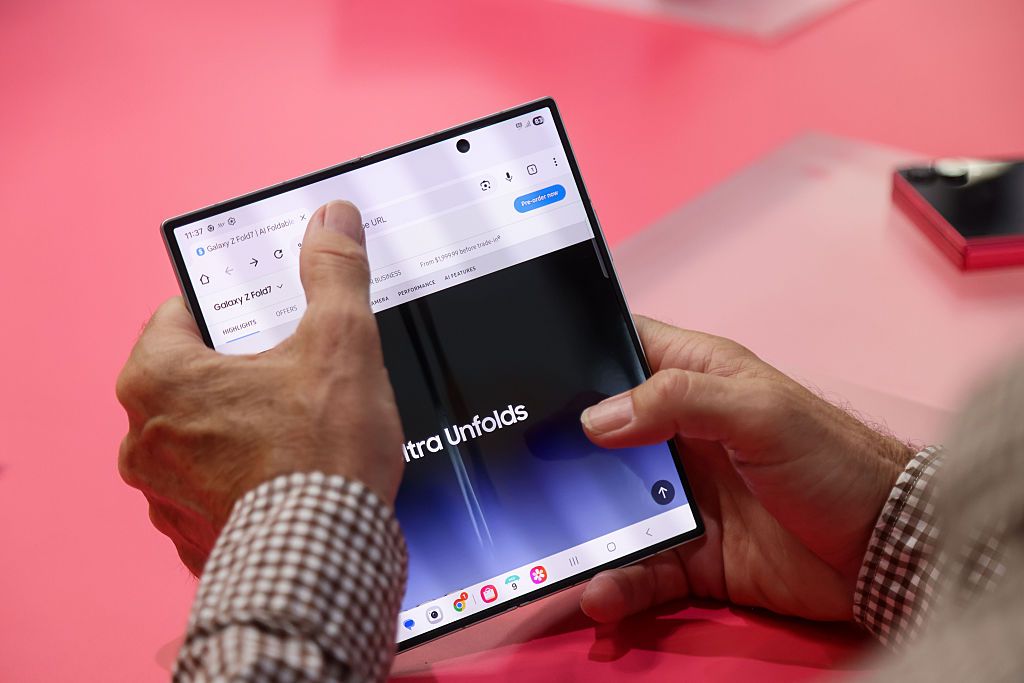 Foldable Phones: Are They the Future or Just a Passing Trend?