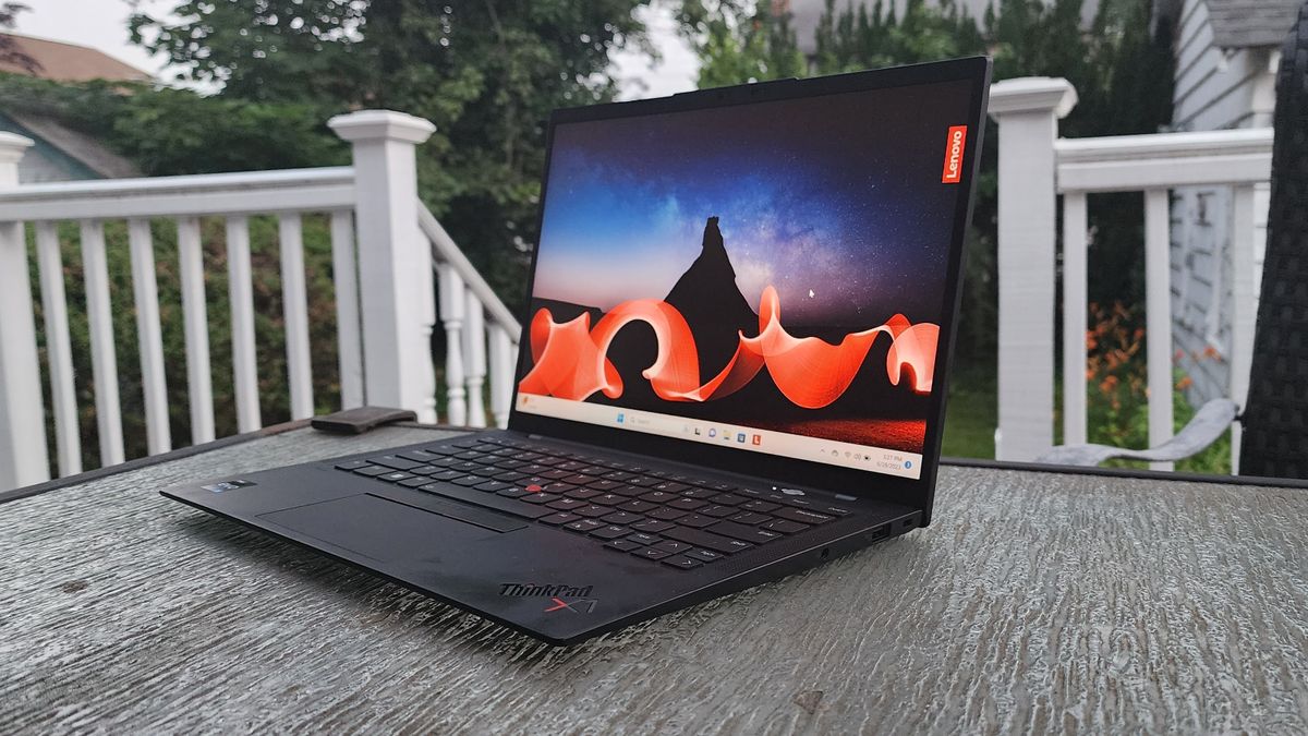 Lenovo ThinkPad X1 Carbon Gen 12 vs. Gen 11