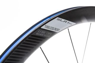 Giant SLR 1 Disc Full Carbon 42 wheels