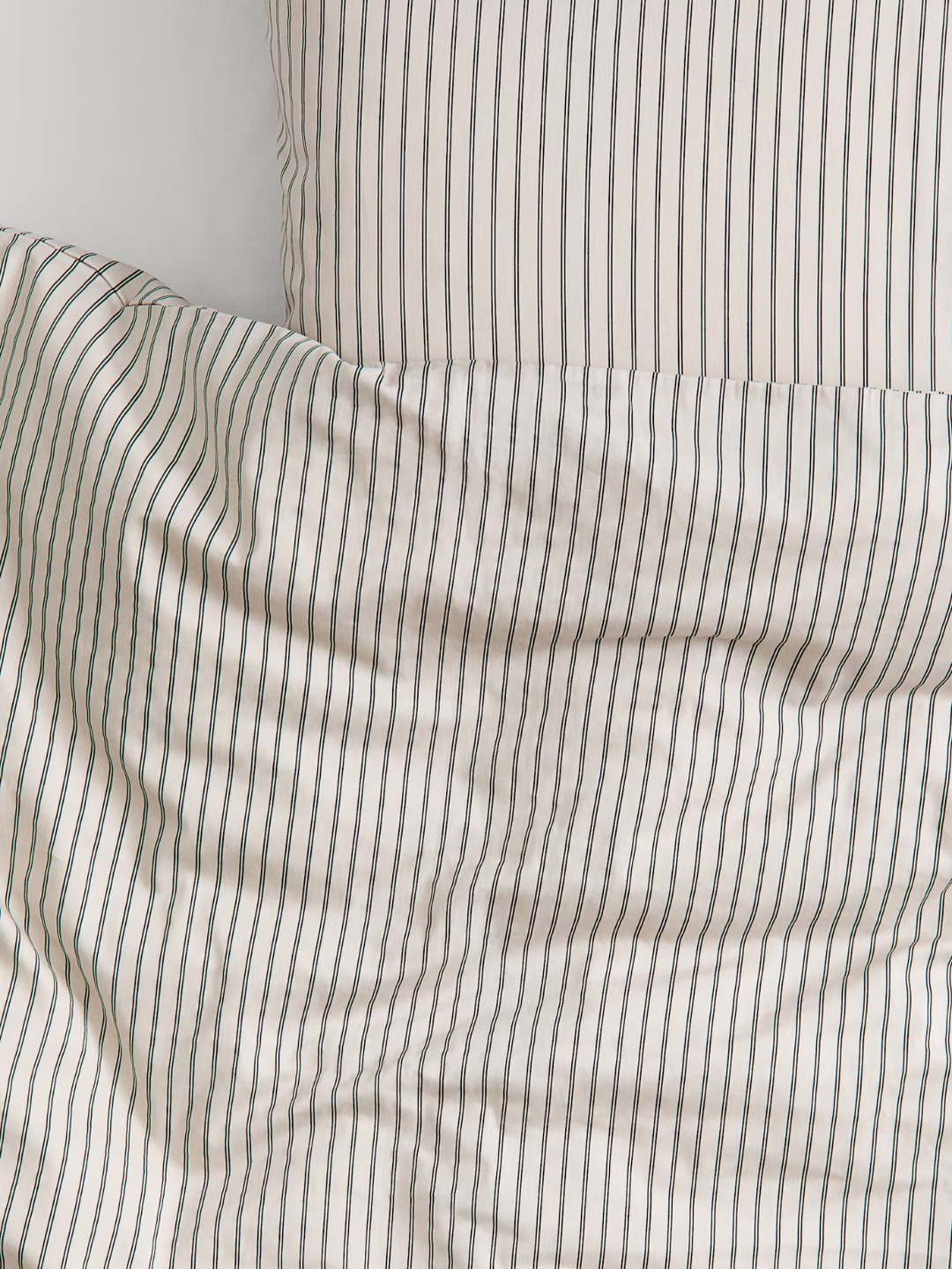 A light beige and black striped cotton sateen single duvet set from H&amp;amp;M
