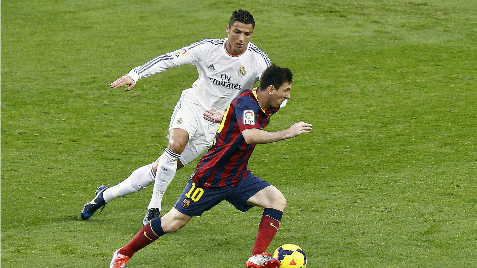 Ronaldo has more to his game than Messi, says Ferguson