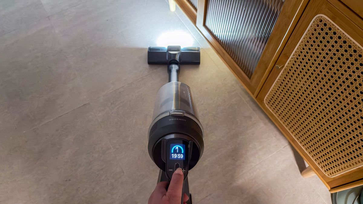 Samsung Jet 95S with Slim LED Brush and headlight