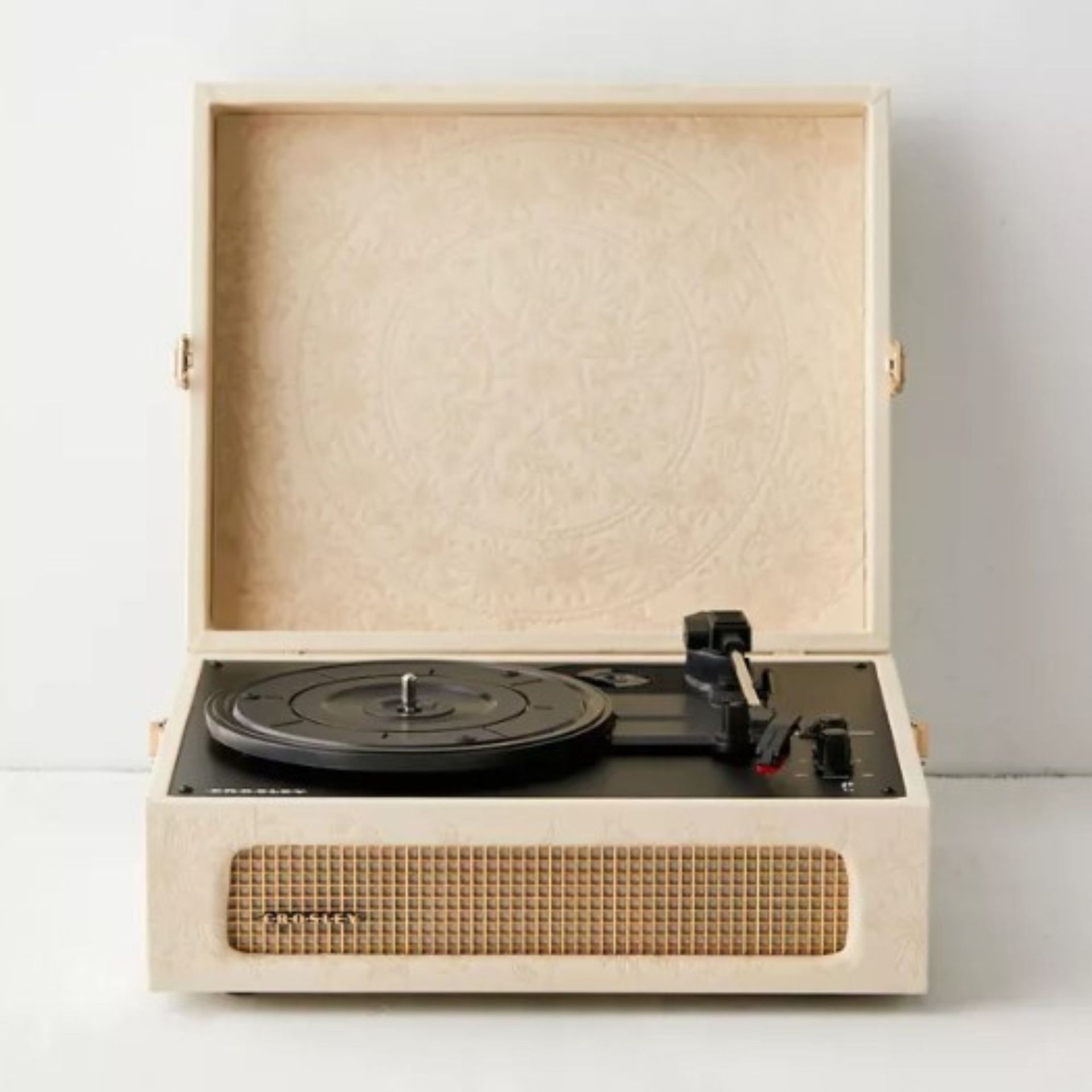 Meja putar Clara Floral Voyager dengan embos Crosley